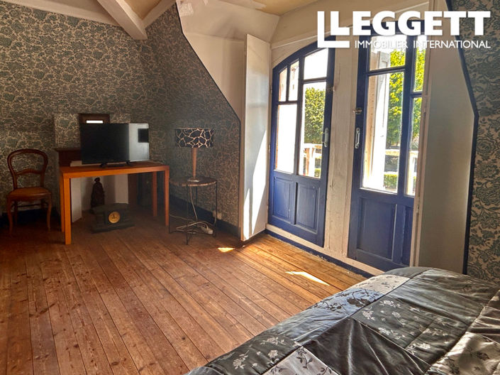 Image No.8-4 Bed House for sale