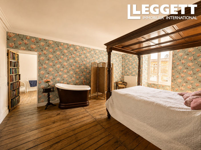 Image No.8-11 Bed Chateaux for sale