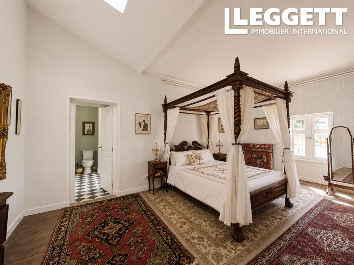 Image No.9-11 Bed Chateaux for sale