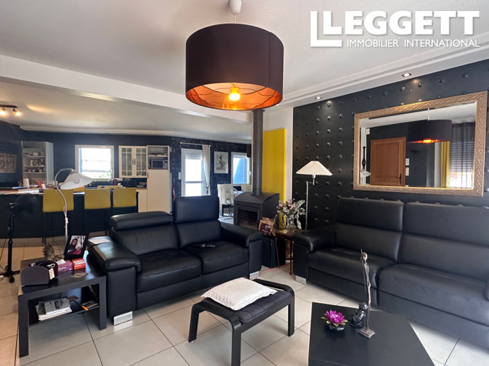 Image No.6-5 Bed House for sale