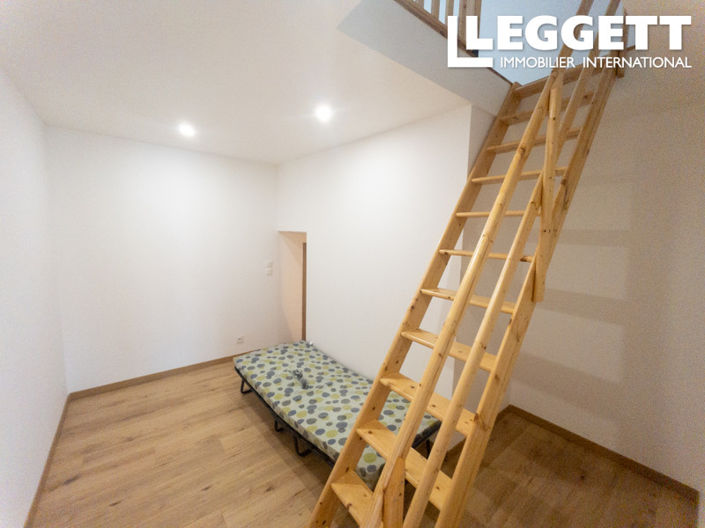 Image No.8-2 Bed House for sale