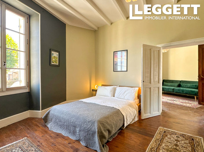Image No.6-7 Bed House for sale