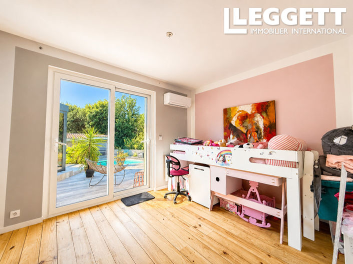 Image No.9-4 Bed House for sale