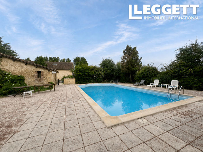 Image No.2-4 Bed House for sale