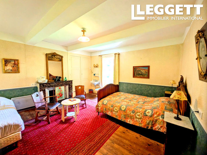 Image No.5-12 Bed House for sale
