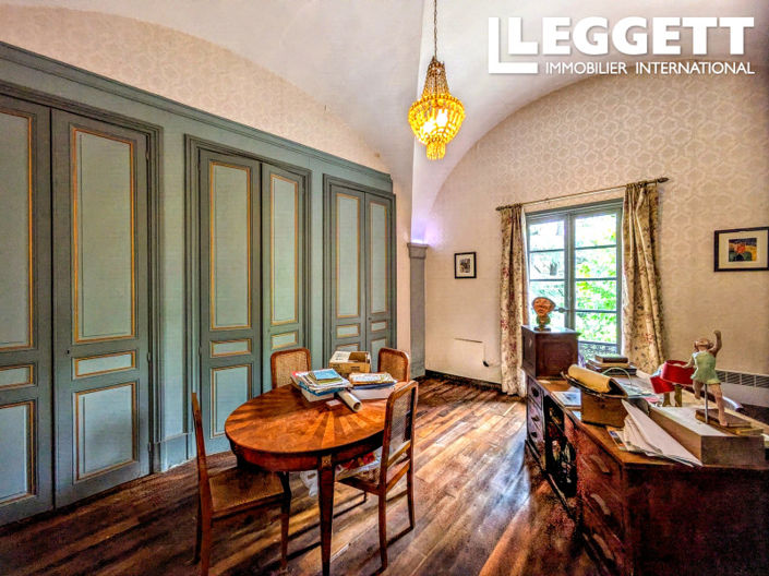 Image No.8-12 Bed House for sale