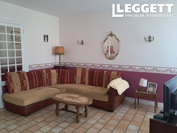 Image No.9-2 Bed House for sale