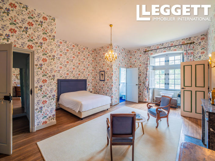 Image No.6-Châteaux de 13 chambres à vendre à Chazé-sur-Argos