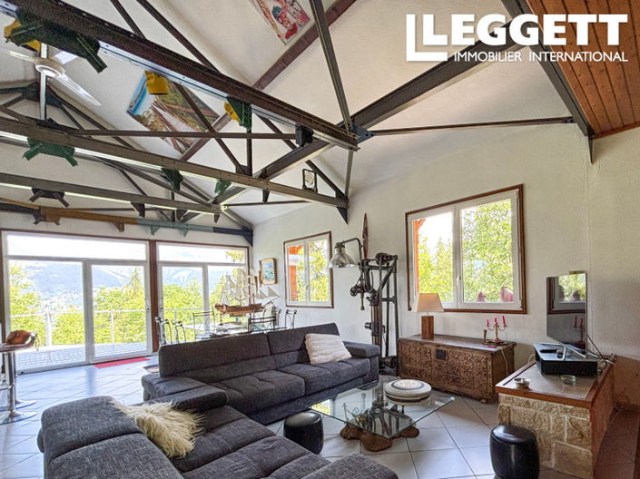 Image No.2-8 Bed House for sale