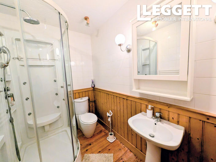 Image No.10-6 Bed House for sale