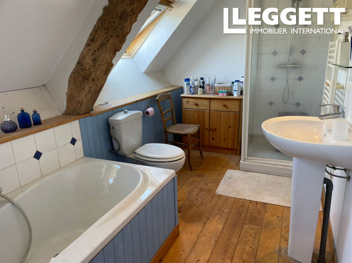 Image No.8-2 Bed House for sale
