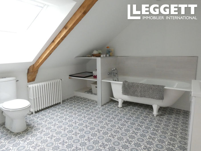 Image No.7-8 Bed House for sale