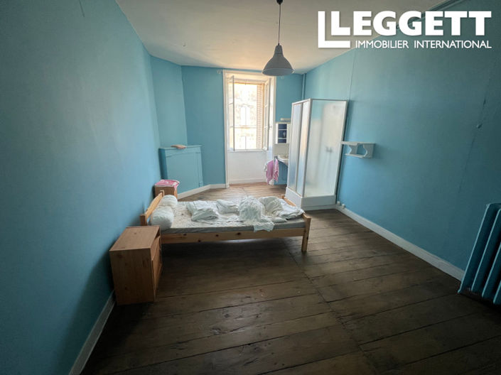 Image No.7-8 Bed House for sale