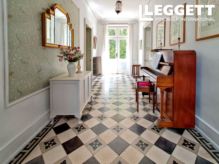 Image No.5-5 Bed House for sale