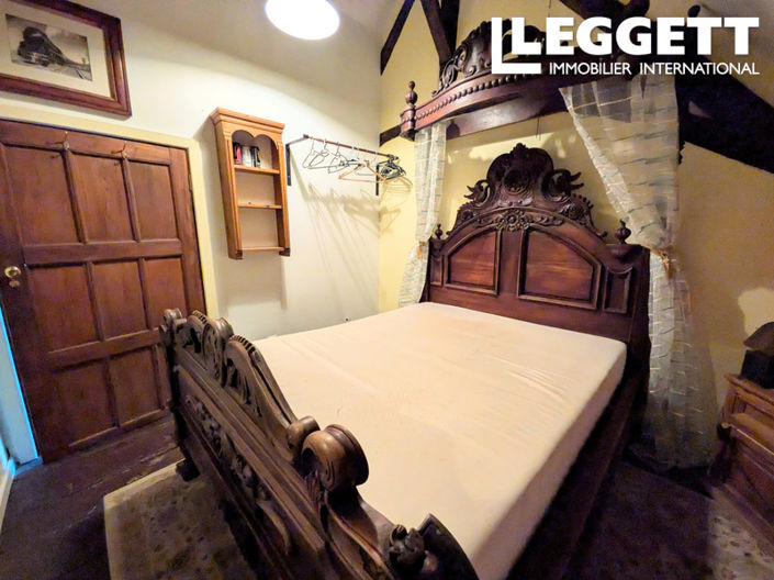 Image No.8-4 Bed House for sale