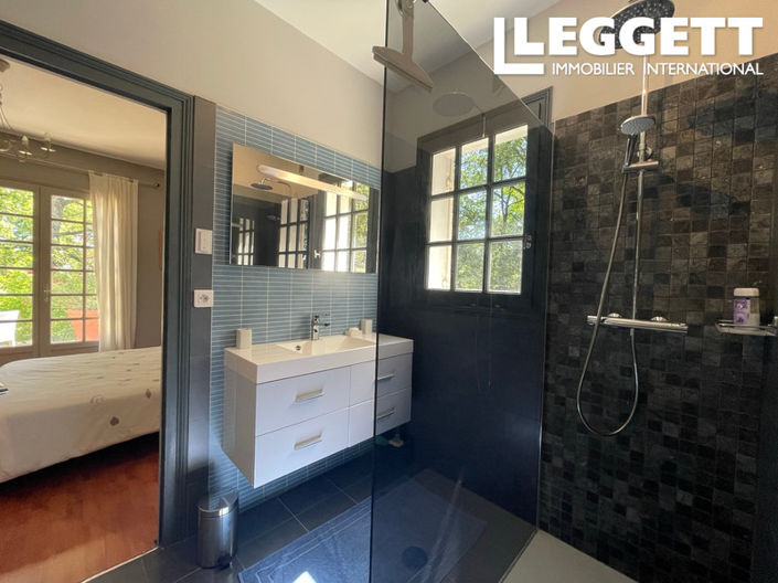 Image No.9-5 Bed House for sale