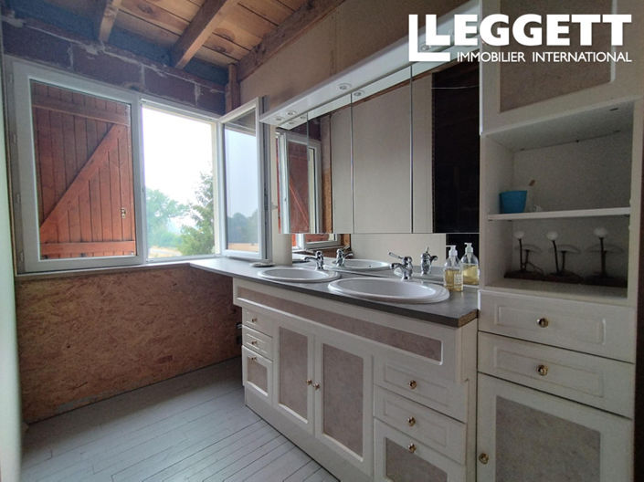 Image No.8-4 Bed House for sale