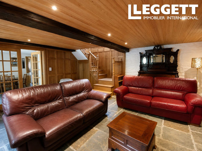Image No.6-8 Bed House for sale