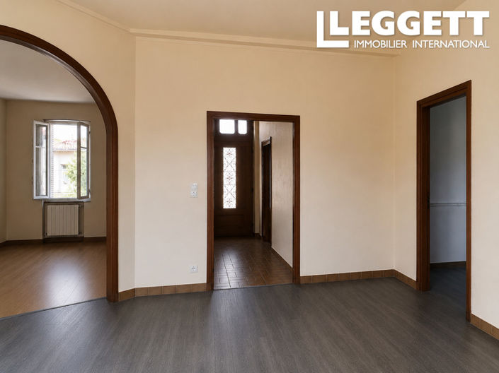 Image No.8-4 Bed House for sale