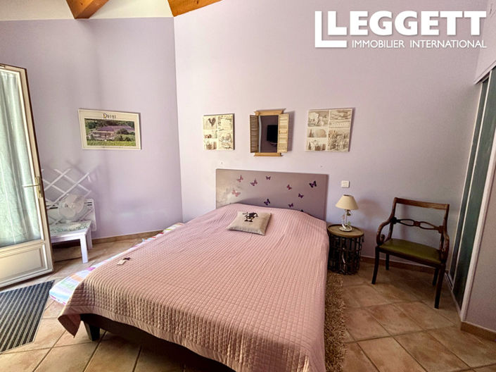 Image No.6-4 Bed House for sale