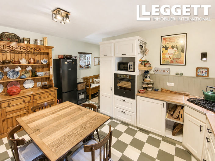 Image No.10-5 Bed House for sale