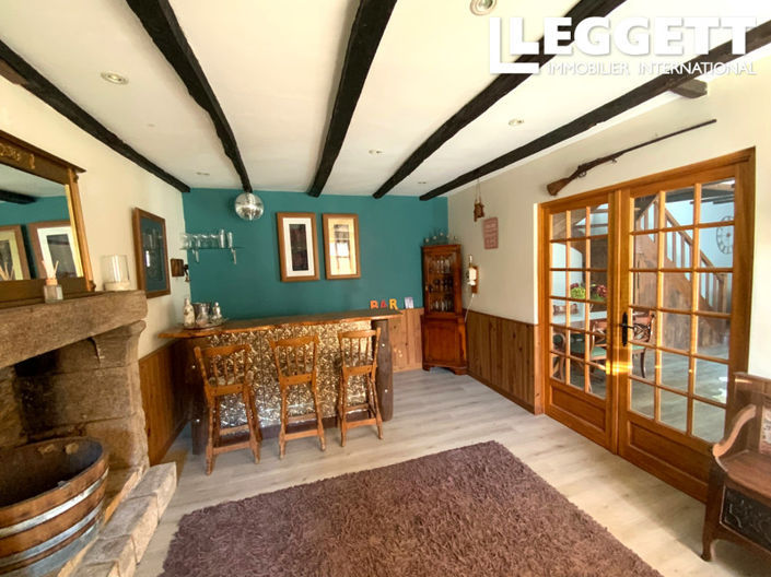 Image No.8-5 Bed House for sale