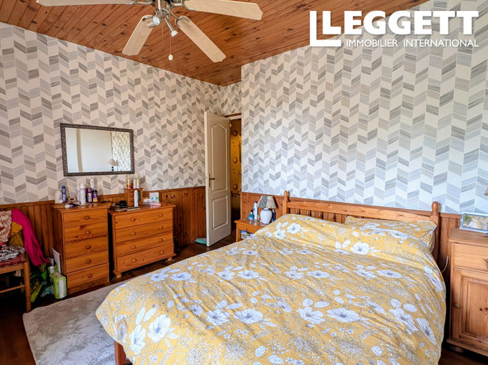 Image No.8-3 Bed House for sale