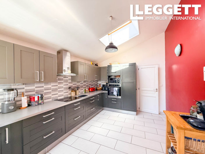 Image No.10-4 Bed House for sale