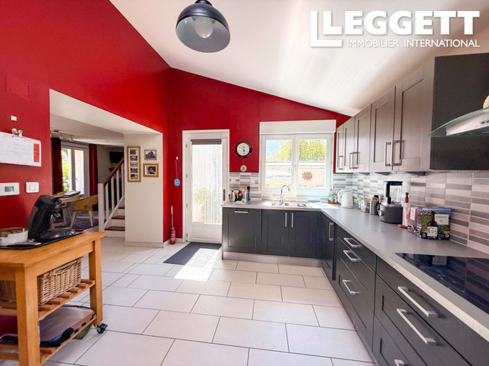 Image No.3-4 Bed House for sale