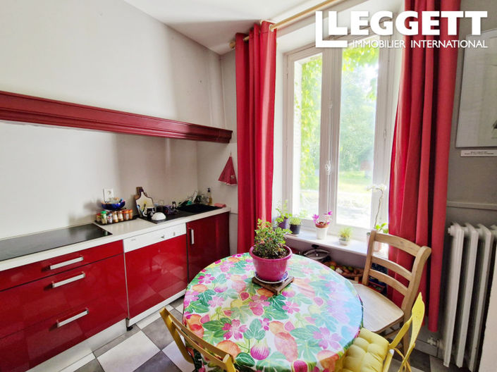 Image No.7-7 Bed House for sale
