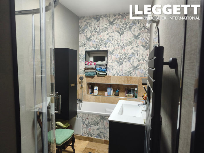 Image No.6-4 Bed House for sale