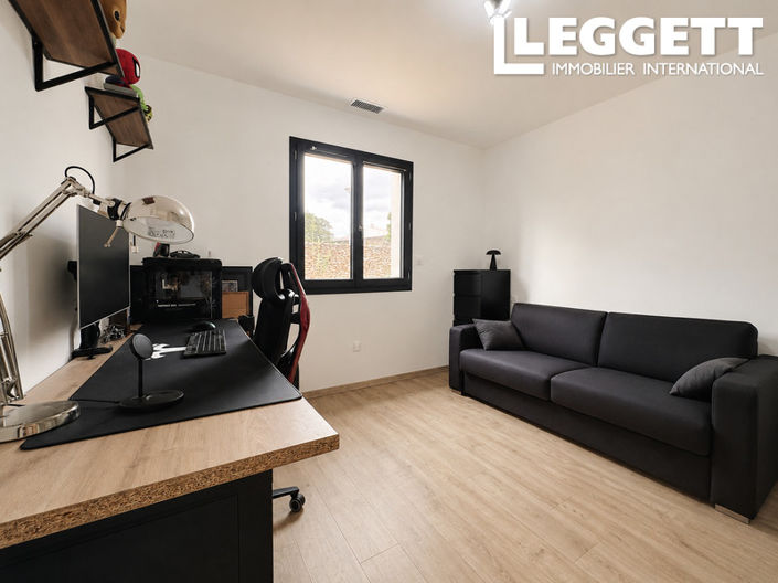 Image No.6-4 Bed House for sale