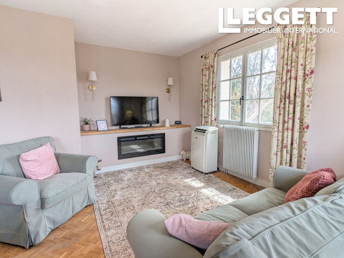 Image No.5-2 Bed House for sale