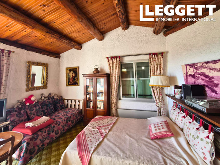 Image No.10-3 Bed House for sale