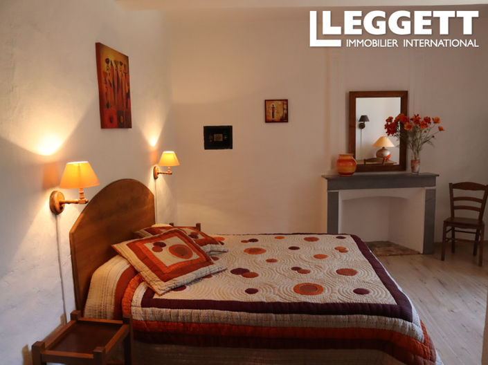 Image No.7-9 Bed House for sale