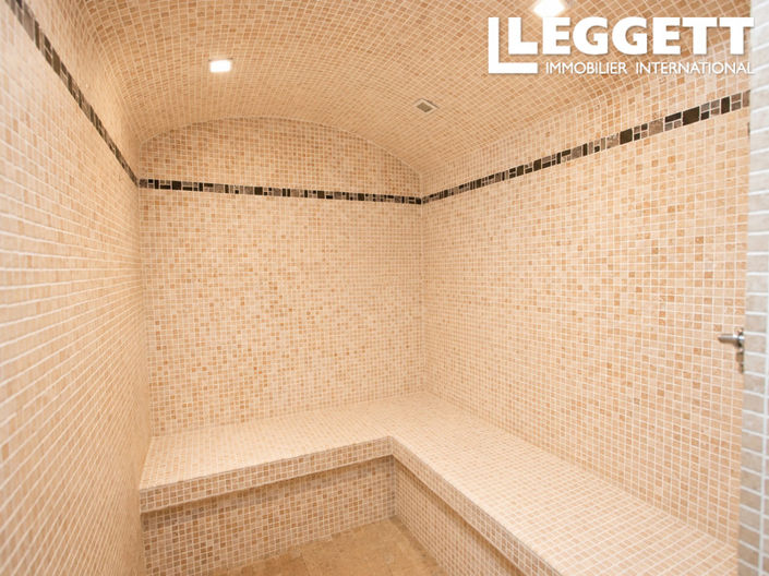 Image No.8-5 Bed House for sale