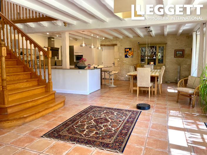 Image No.5-18 Bed House for sale