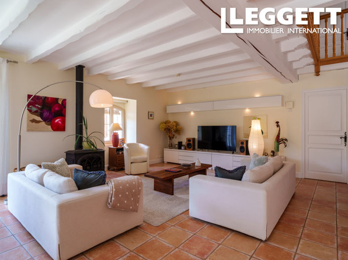 Image No.7-18 Bed House for sale