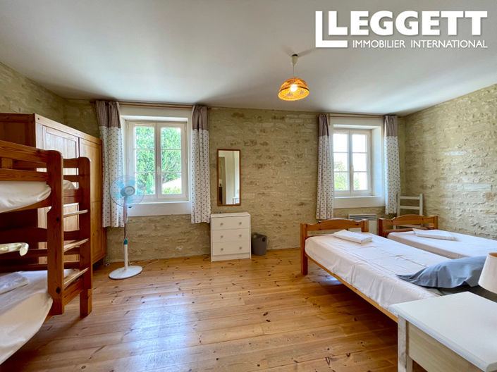 Image No.9-18 Bed House for sale