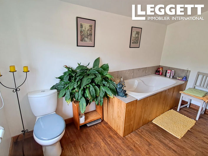 Image No.10-7 Bed House for sale