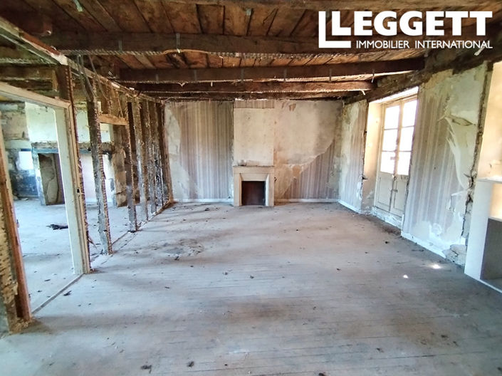 Image No.6-5 Bed Commercial for sale