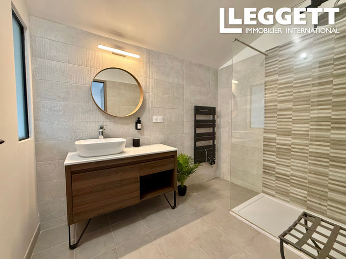 Image No.6-2 Bed House for sale