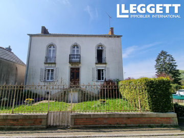 1 - Argentré-du-Plessis, House