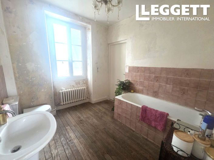 Image No.10-4 Bed House for sale