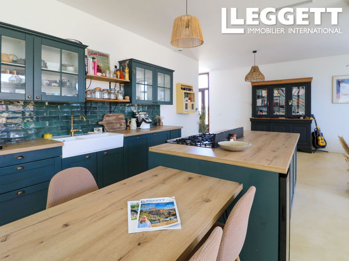 Image No.2-4 Bed House for sale
