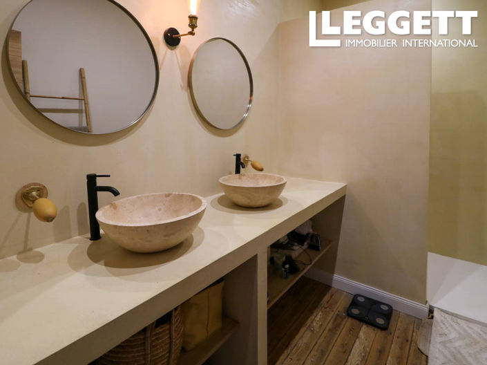 Image No.6-4 Bed House for sale