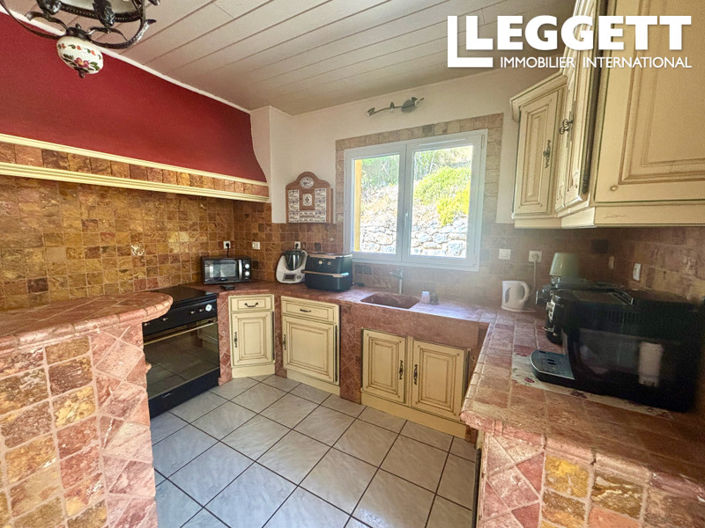 Image No.8-5 Bed House for sale