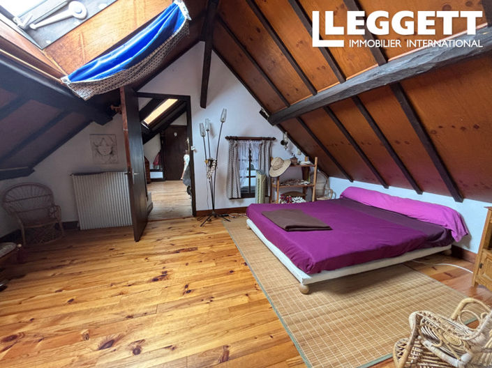Image No.8-6 Bed House for sale