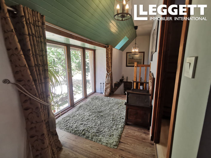 Image No.6-5 Bed House for sale