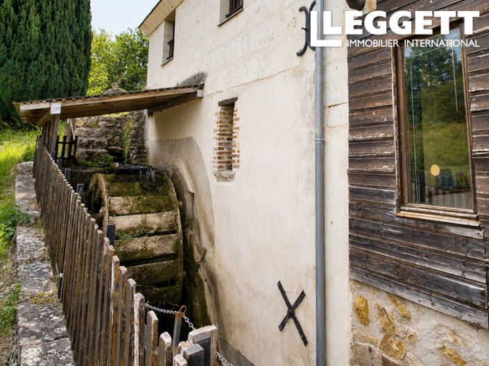 Image No.8-5 Bed House for sale